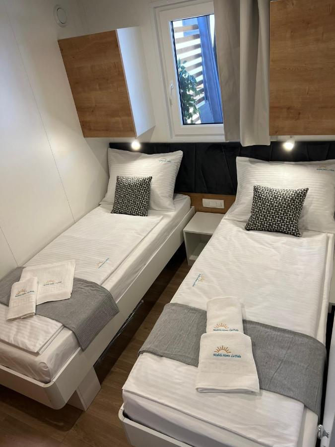 Mobile Home La Vida Biograd Na Moru Exteriör bild