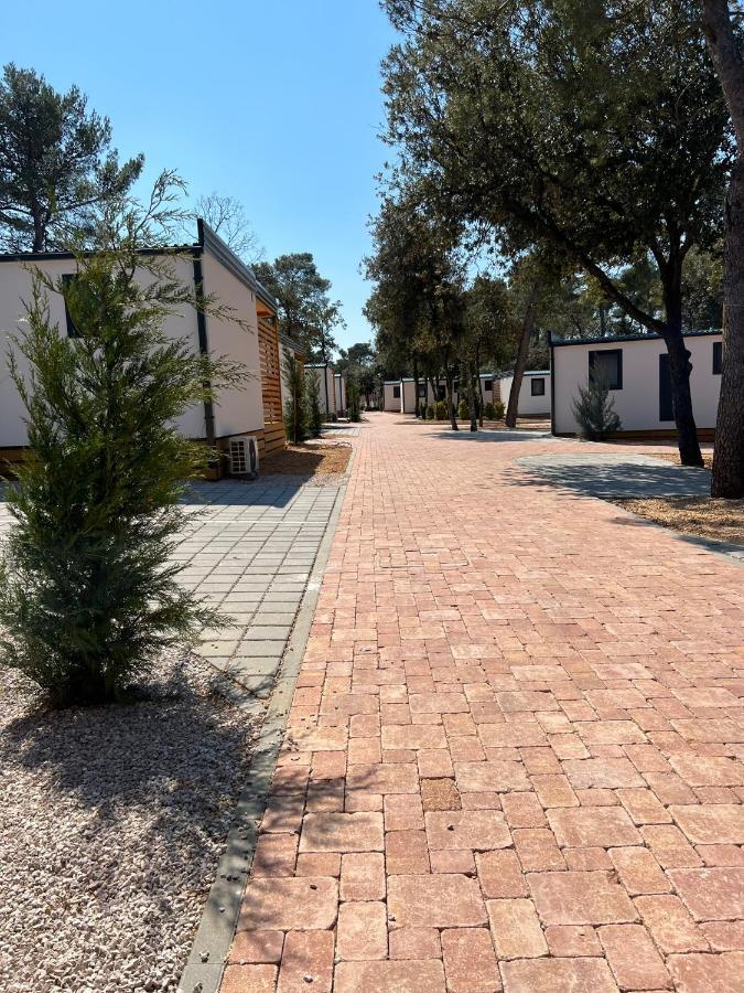 Mobile Home La Vida Biograd Na Moru Exteriör bild