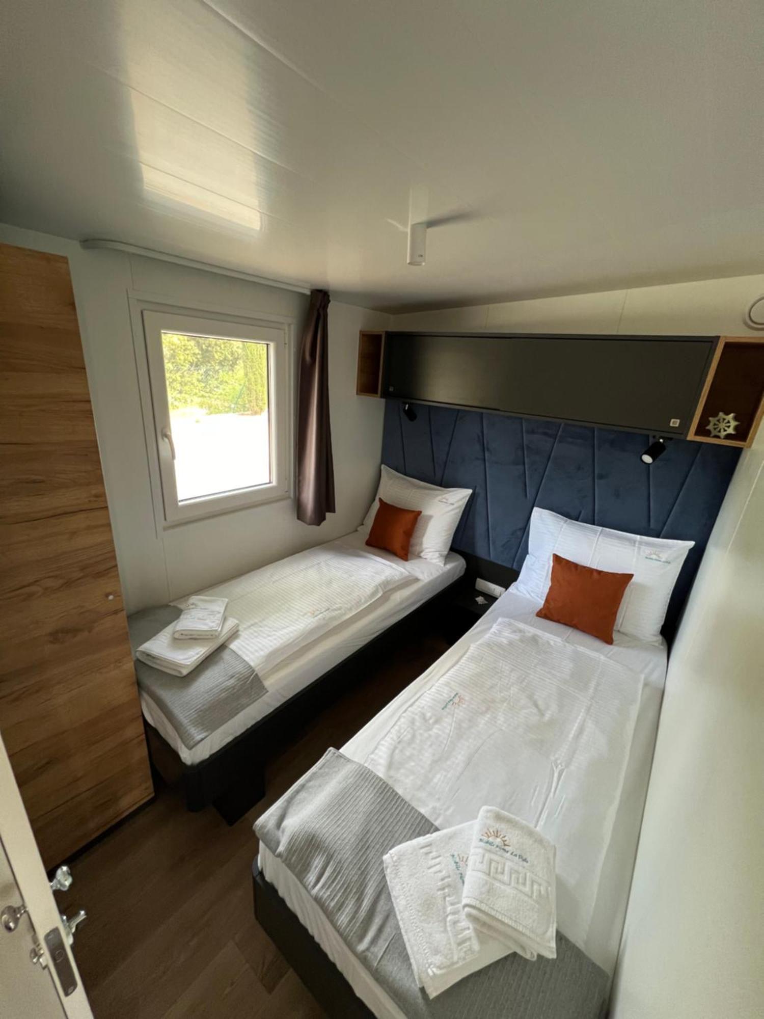 Mobile Home La Vida Biograd Na Moru Exteriör bild